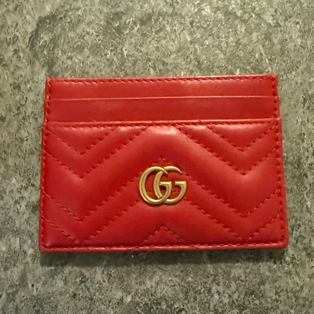 Gucci Marmont Quilted Red Card Holder